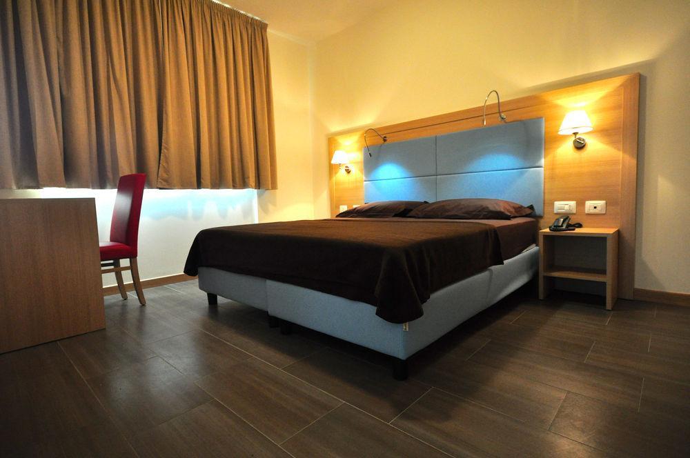 325 Tor Vergata Hotel